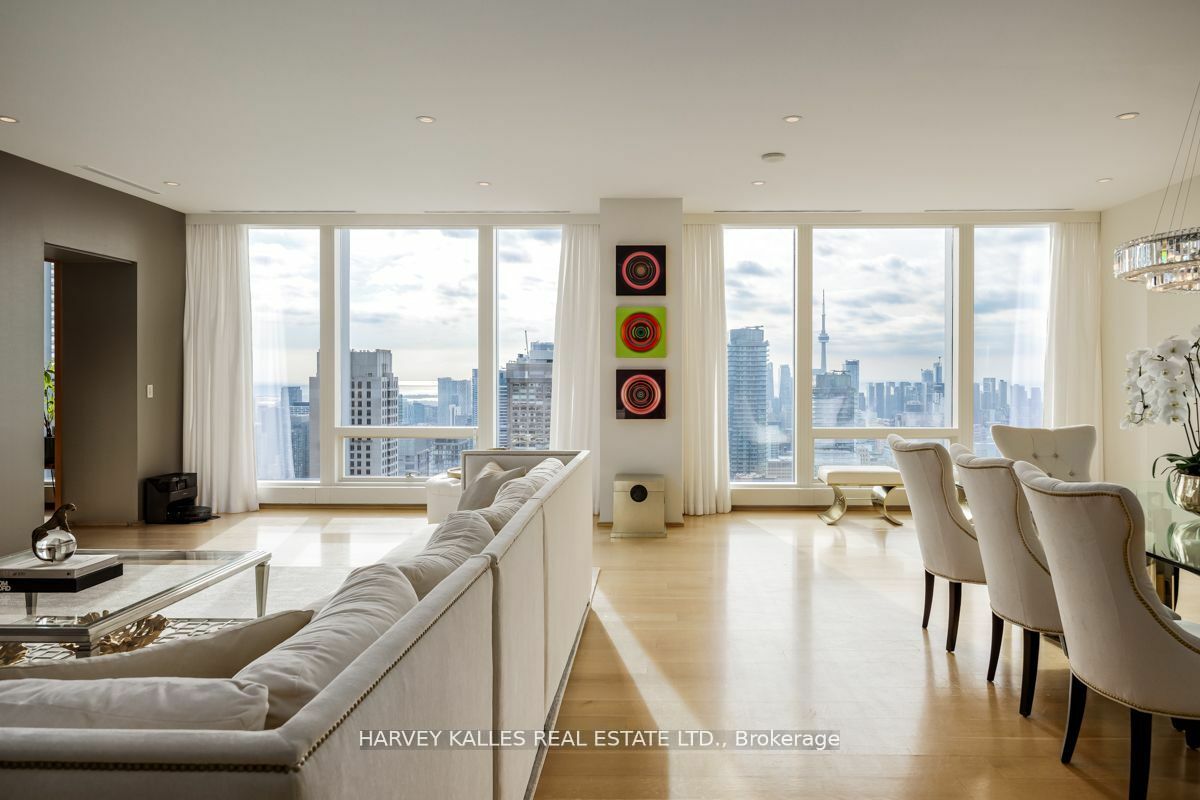 Property Photo:  50 Yorkville Ave 4403  ON M4W 0A3 