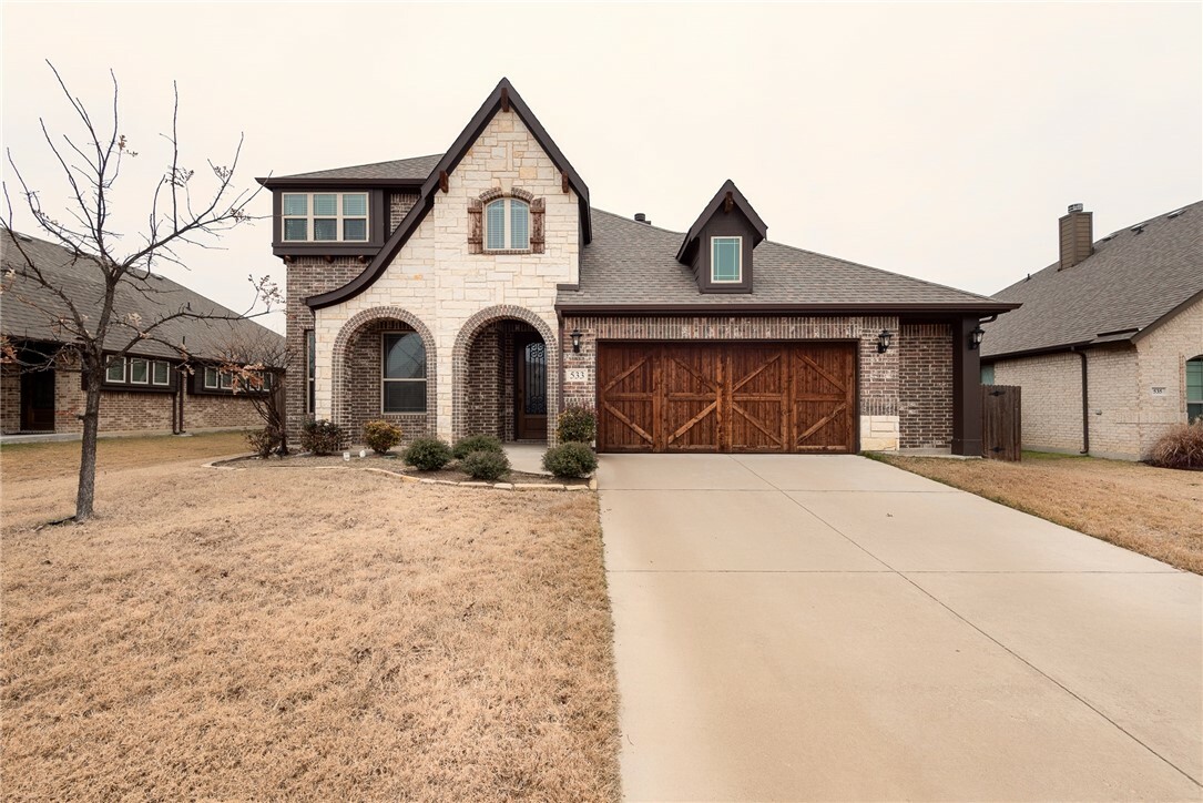 Property Photo:  533 Hay Meadow Drive  TX 75165 