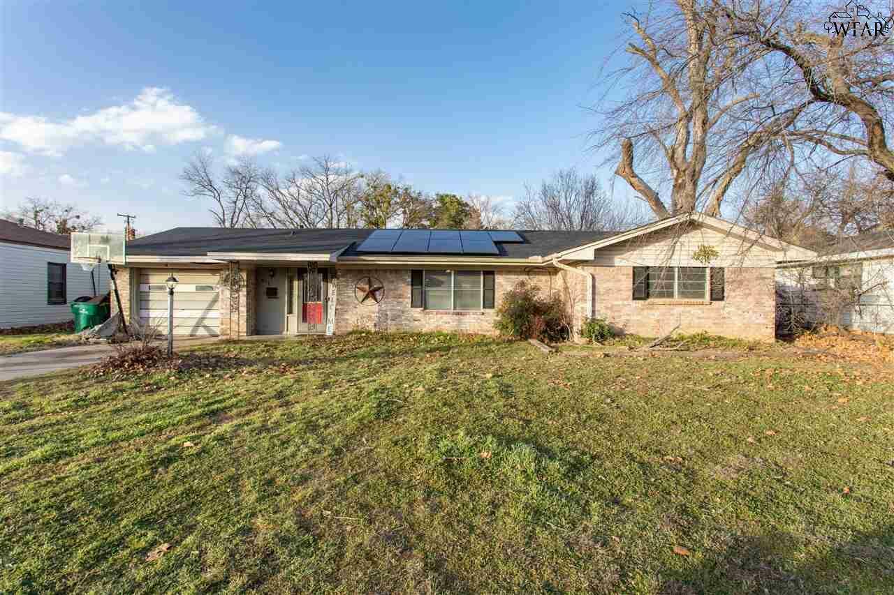 Property Photo:  611 Sycamore Drive  TX 76354 