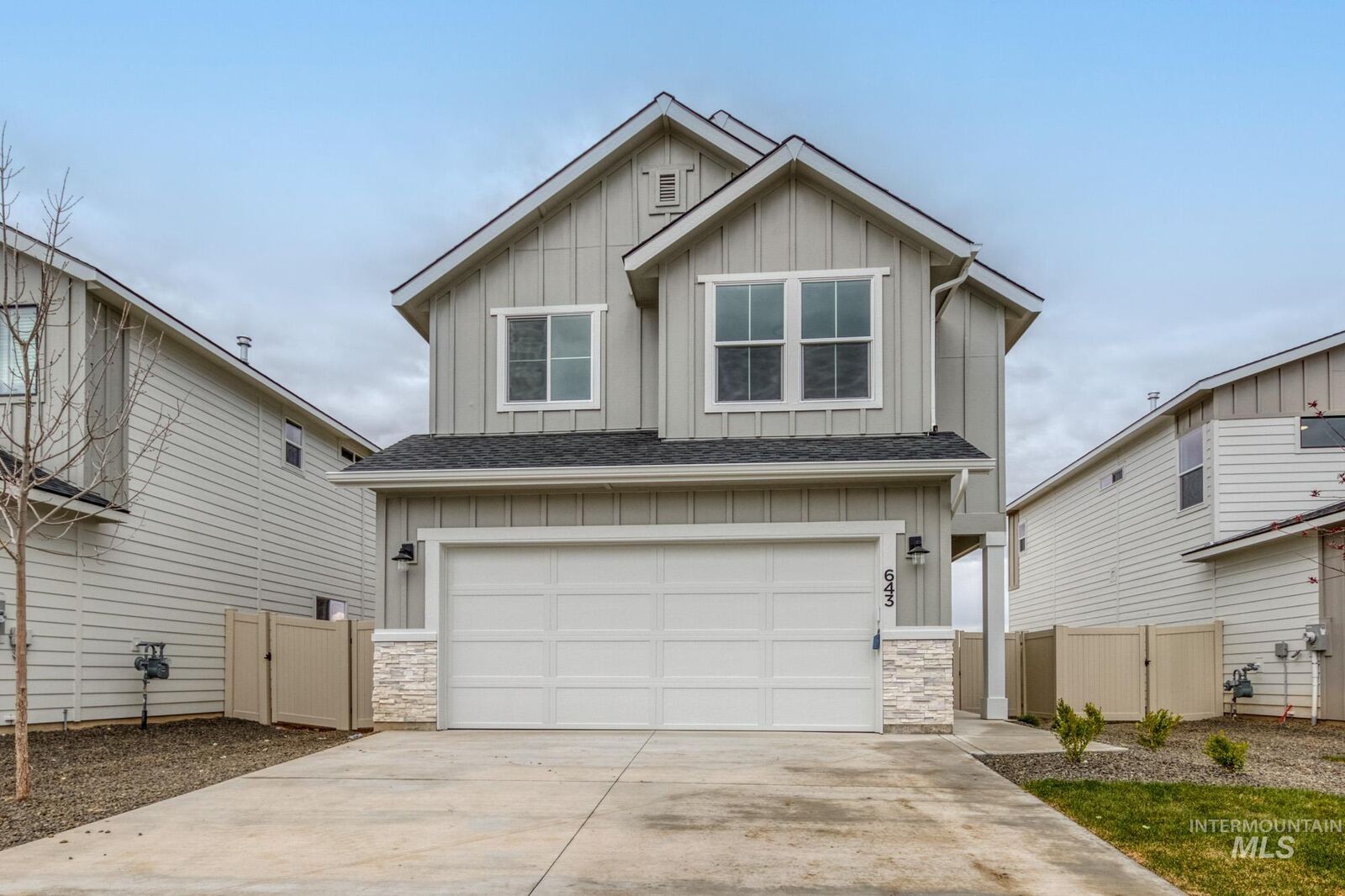 Property Photo:  643 N Aleppo Way  ID 83642