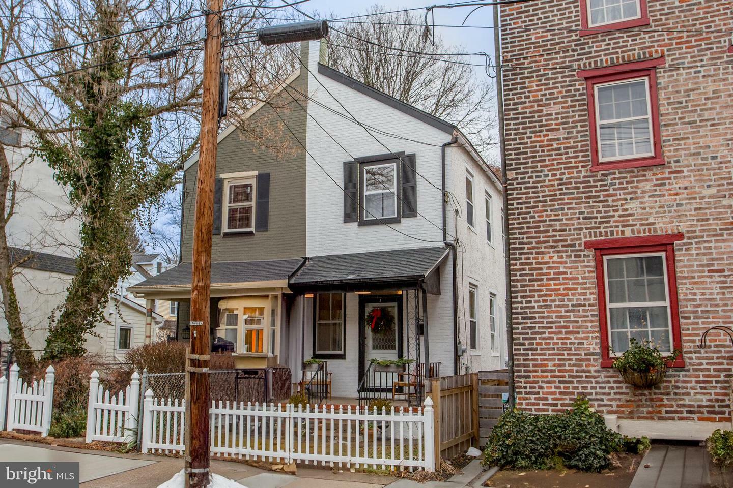 Property Photo:  62 N Franklin Street  NJ 08530 