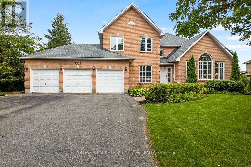 Property Photo: 5525 Pettapiece Crescent ON K4M 1C6
