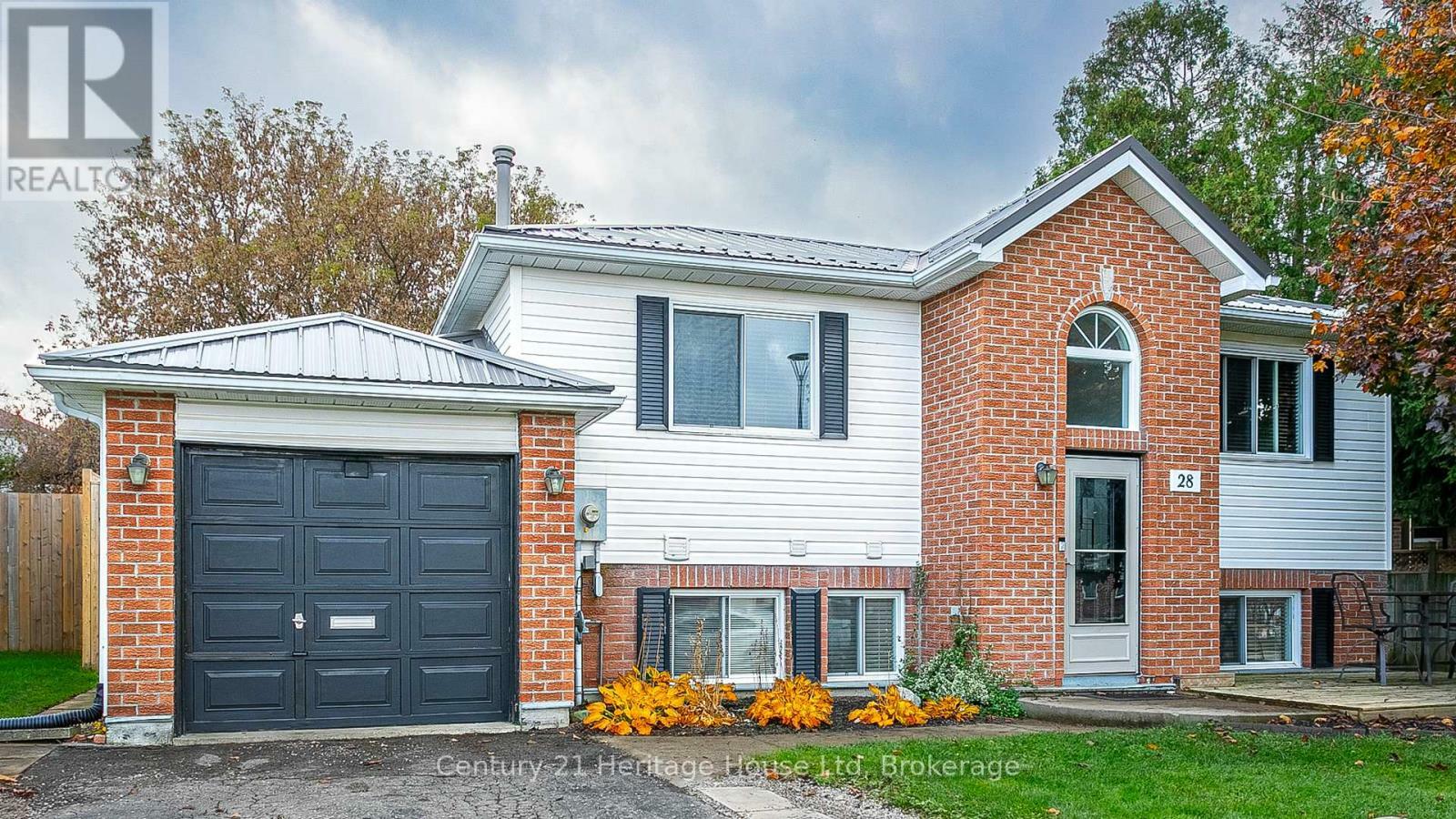 28 Anderson Street  Woodstock ON N4S 8X1 photo