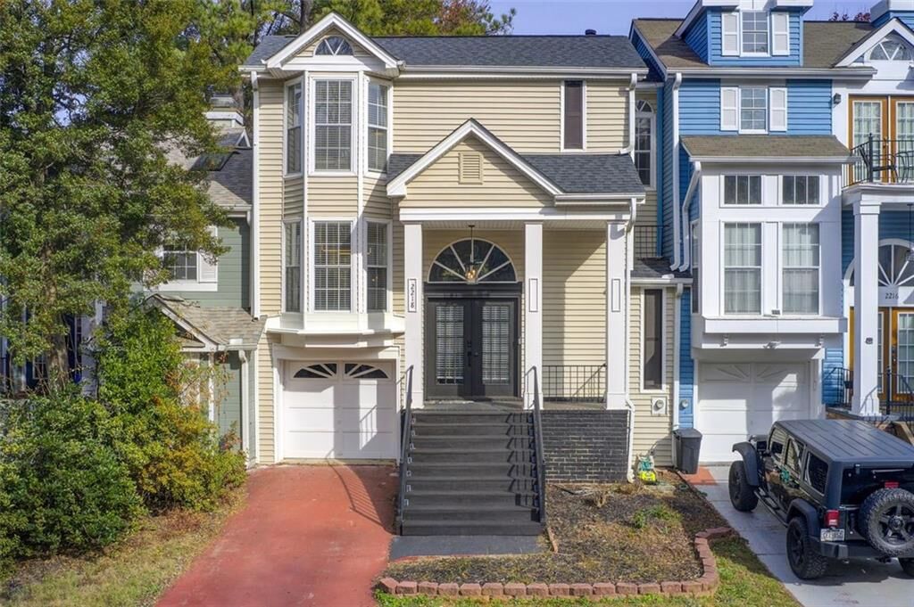 Property Photo:  