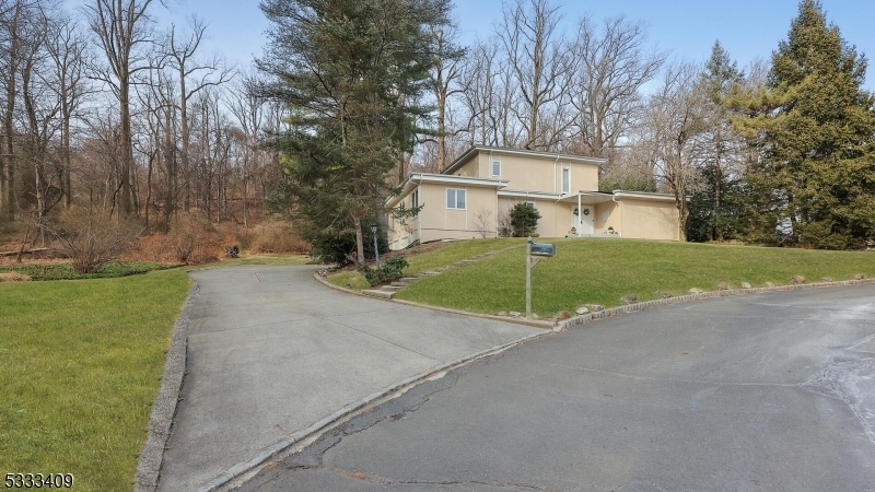 Property Photo:  361 Greenbrier Ct  NJ 07092 