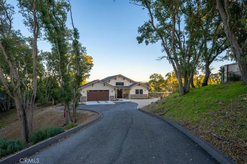 Property Photo:  9094 La Canada Road  CA 93422 