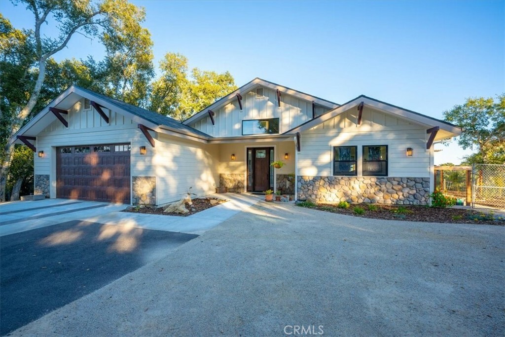 Property Photo: 9094 La Canada Road CA 93422