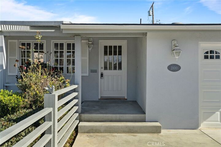 Property Photo:  2100 Snowden Avenue  CA 90815 