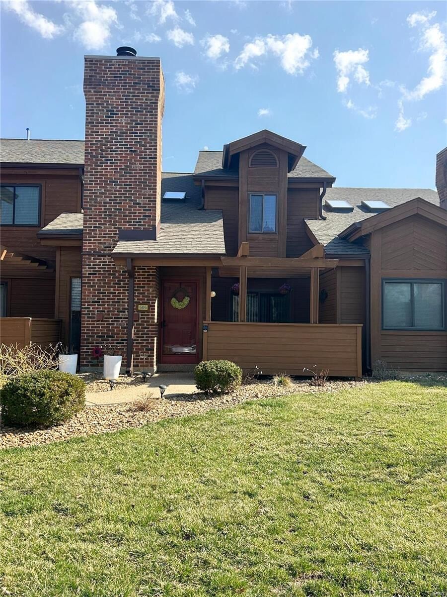 Property Photo: 606 Kipling Way C MO 63304
