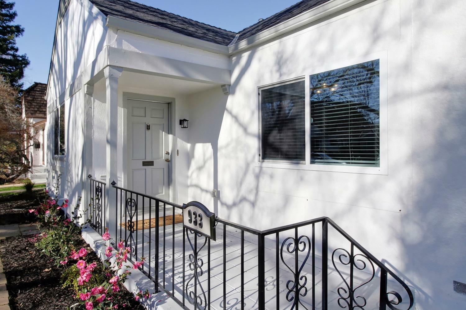 Property Photo:  933 McClatchy Way  CA 95818 