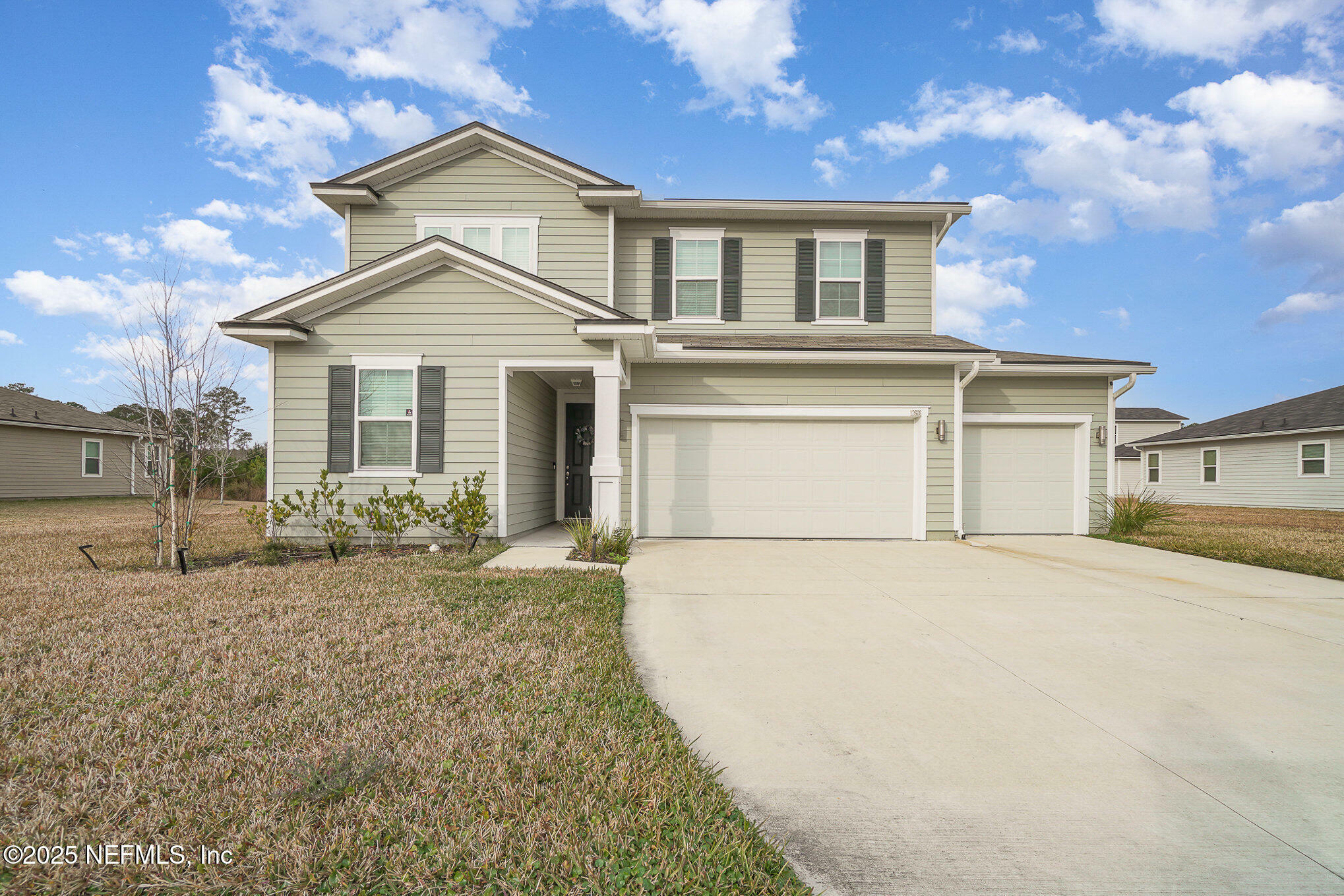 Property Photo: 12608 Lake Taylor Lane FL 32218
