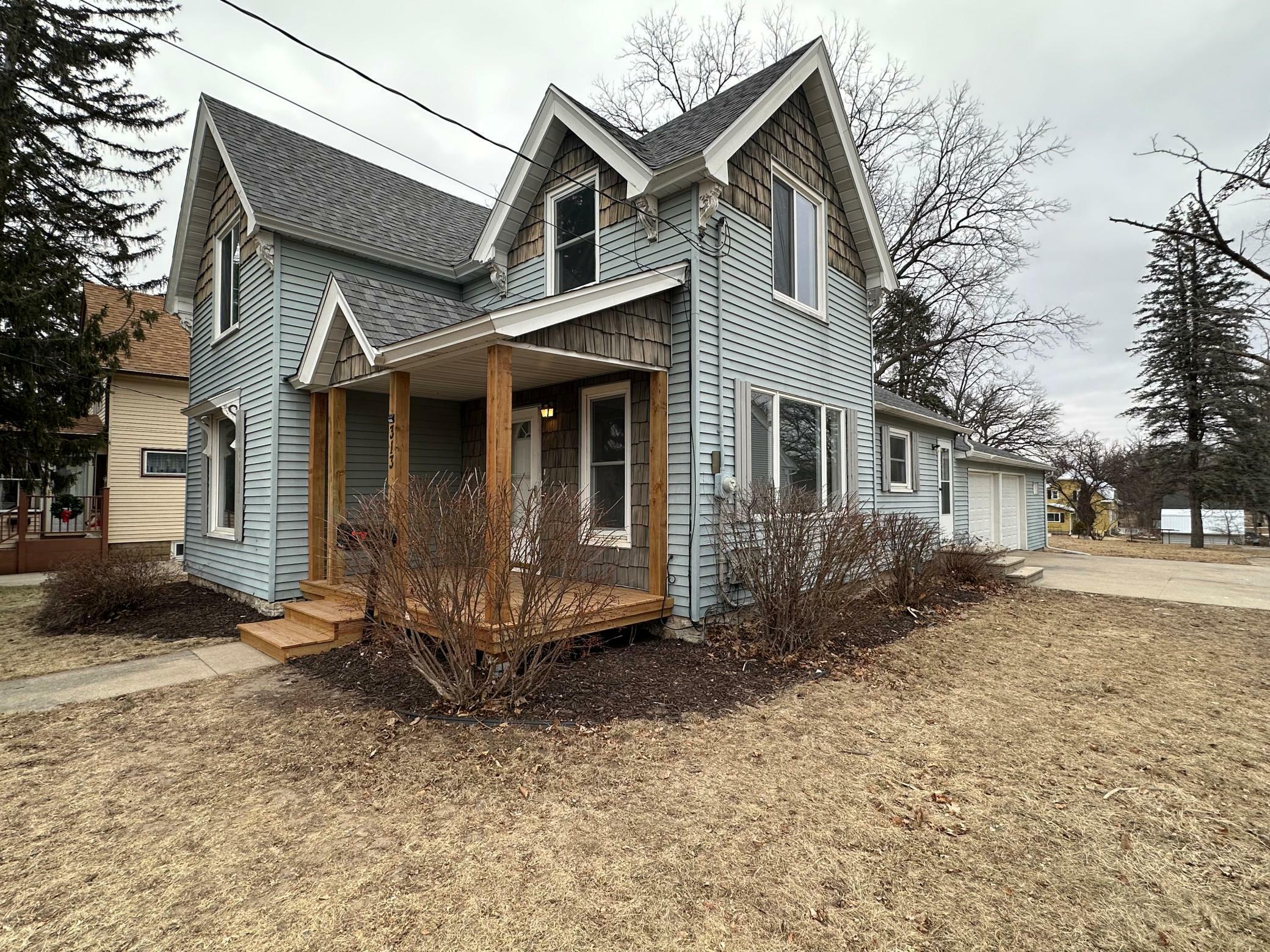 Property Photo:  313 2nd Street SW  MN 55976 