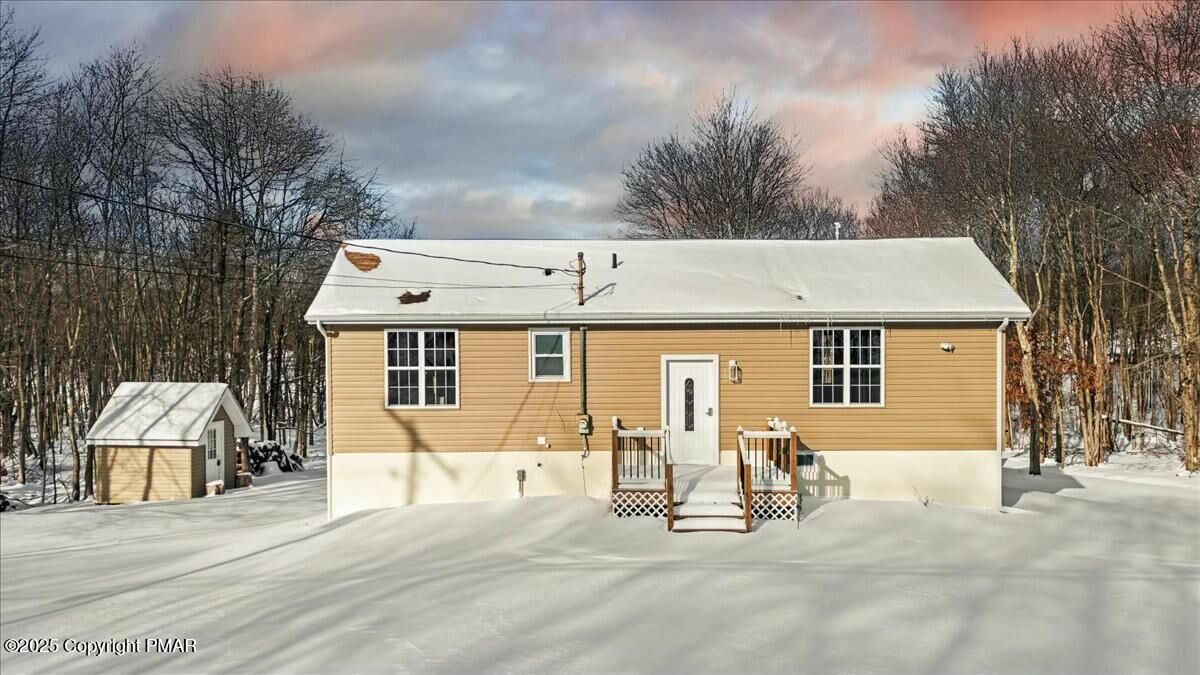 Property Photo:  147 Mountain Road  PA 18210