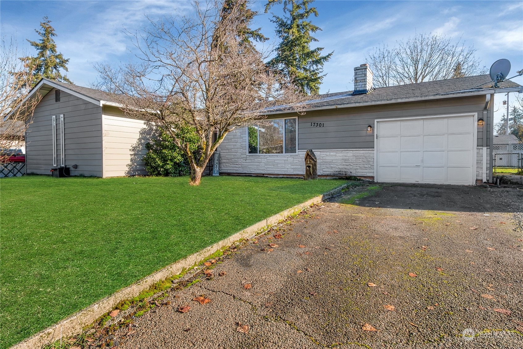 Property Photo:  17301  6th Avenue Ct E  WA 98387 
