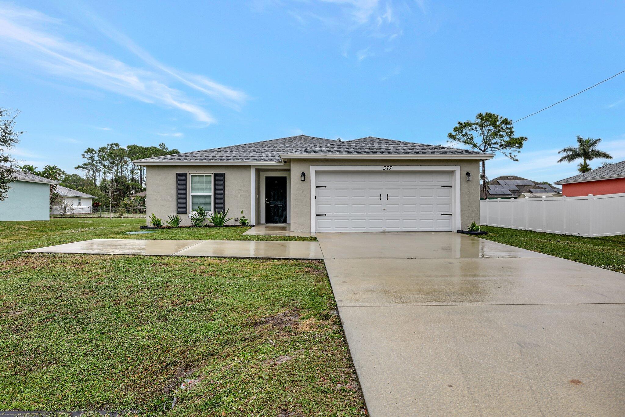 Property Photo: 577 NW Floresta Drive FL 34983