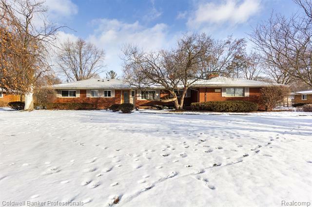 Property Photo:  31858 Staman Circle  MI 48336 