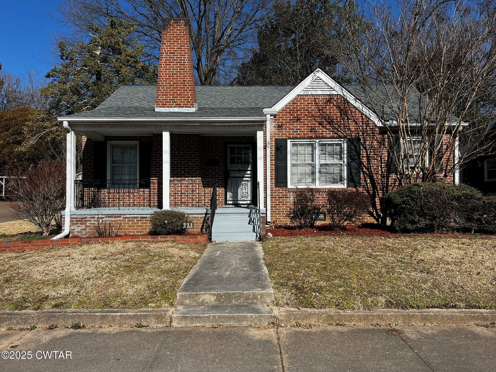 Property Photo:  223 W Grand Street  TN 38301 