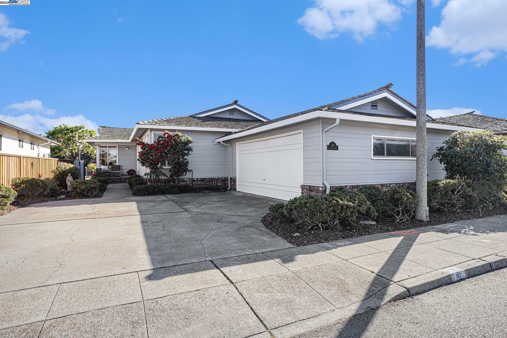 Property Photo:  612 Glenwood Isle  CA 94501 