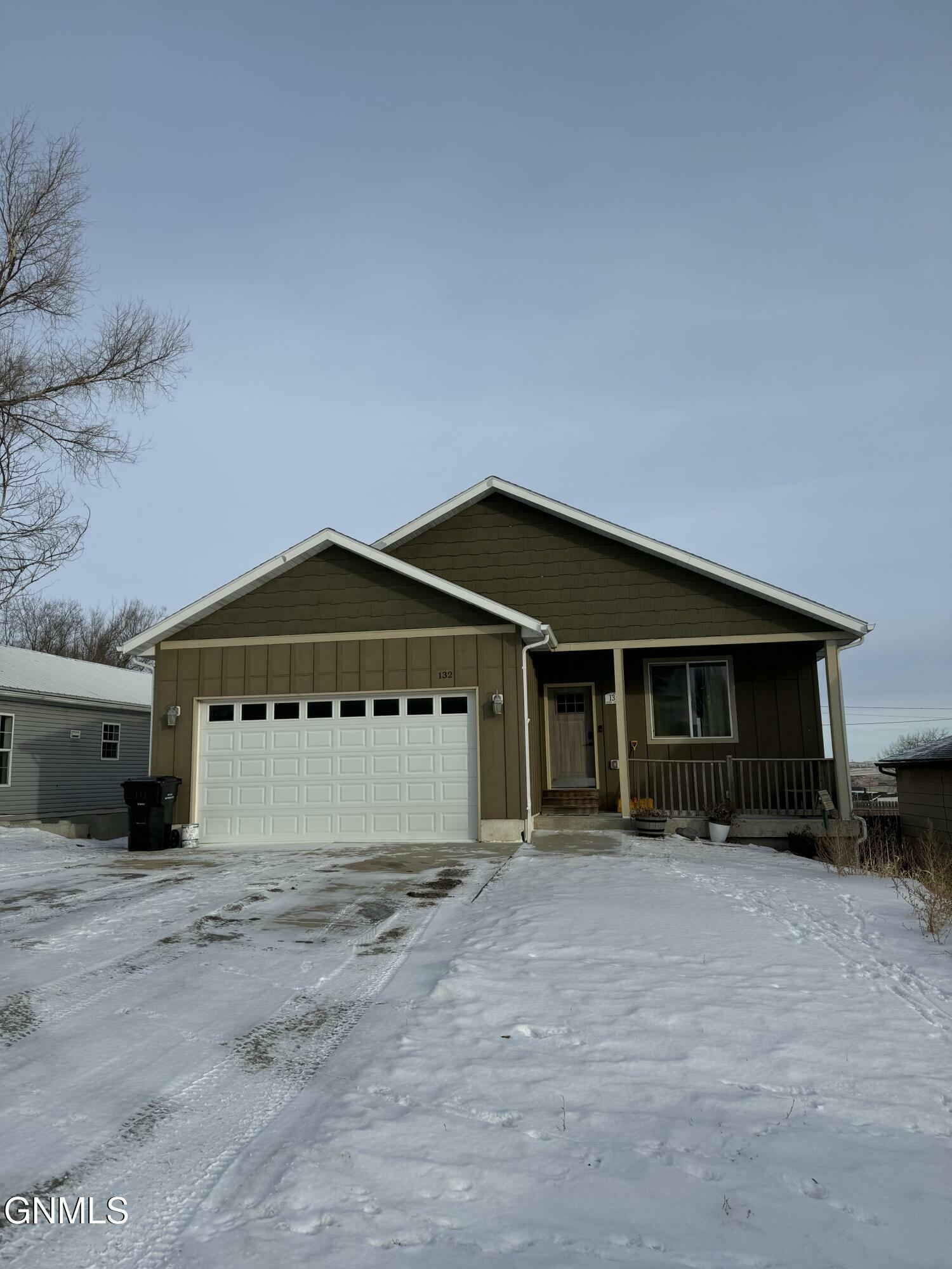 Property Photo: 132 2nd Street SW ND 58854