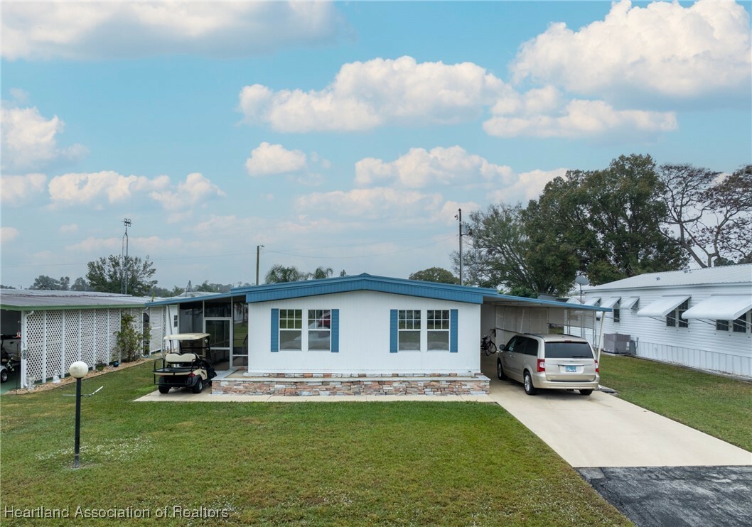 Property Photo:  1841 Robin Court  FL 33870 