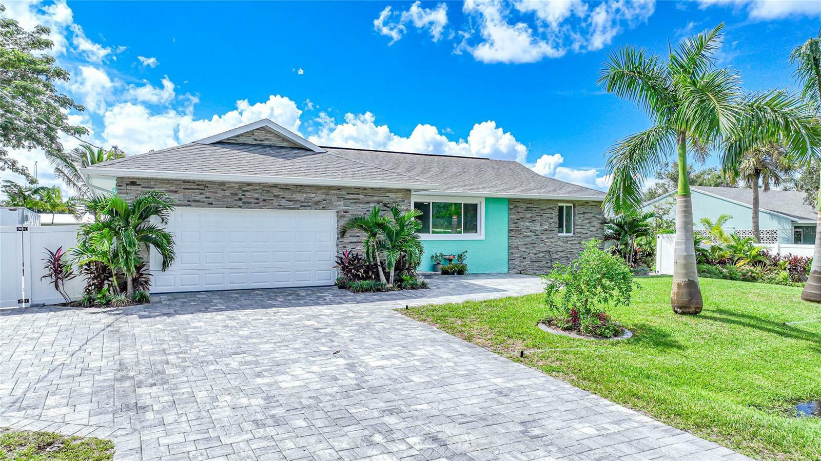 Property Photo:  192 Danforth Drive S  FL 33980 