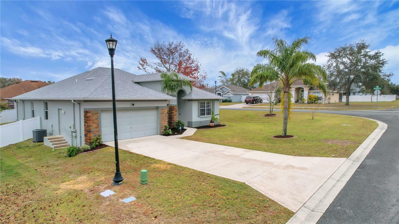 Property Photo:  2720 Savannah Drive  FL 34748 