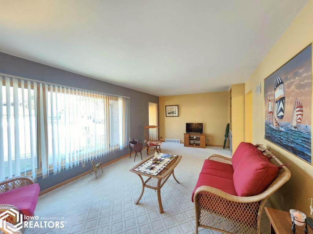 Property Photo: 519 17th Street IA 50428