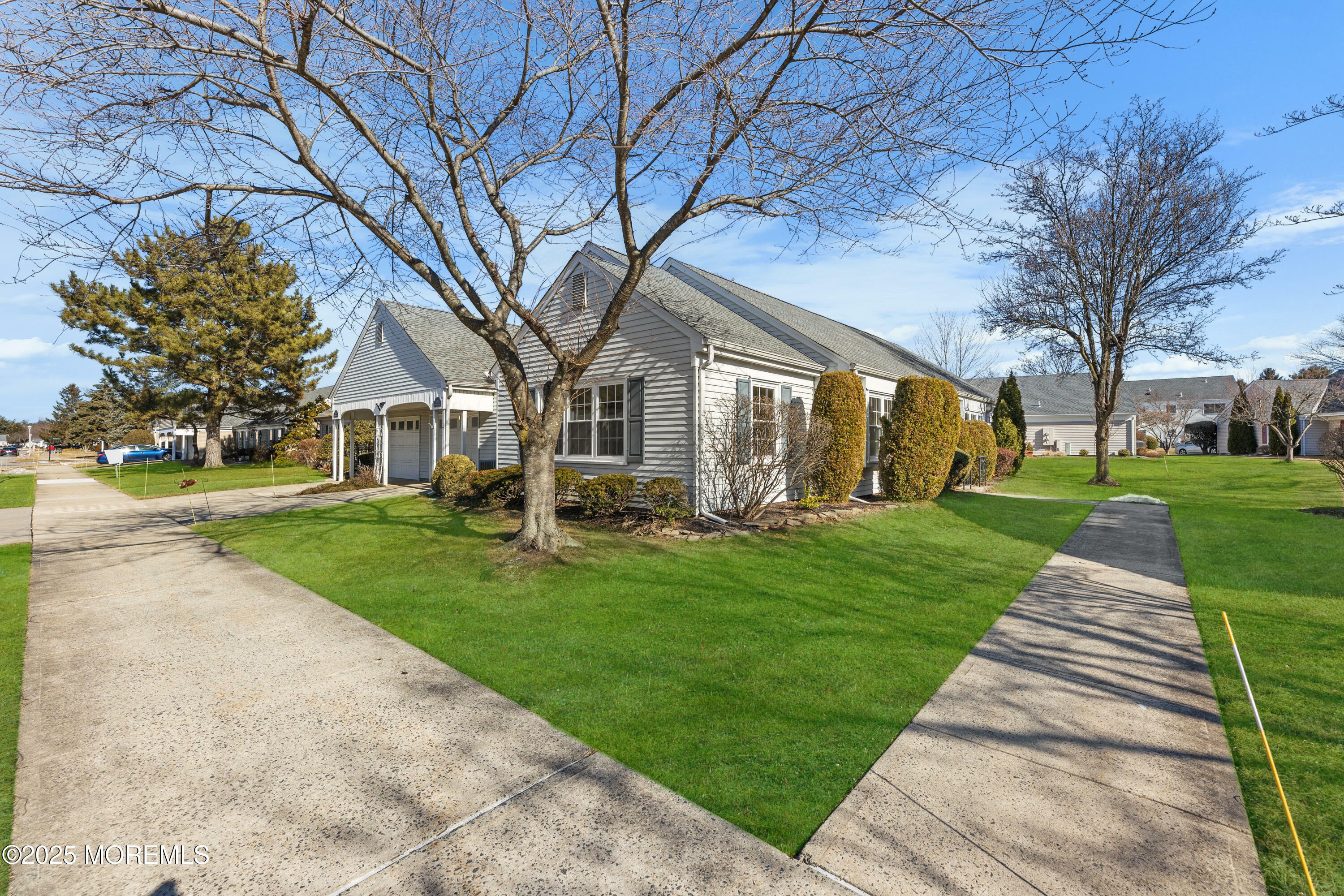 Property Photo:  585B Old Nassau Road  NJ 08831 