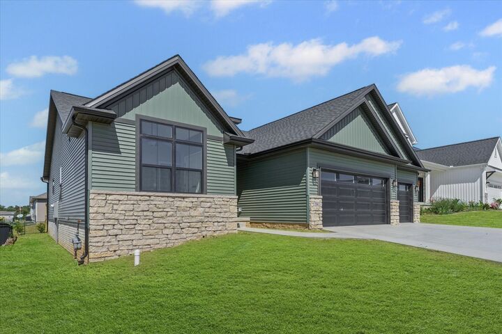 Property Photo:  704 Isabella Drive  IL 61853 