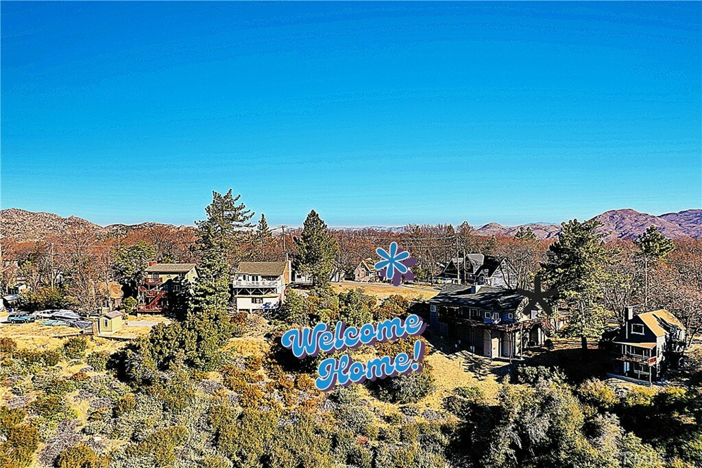 Property Photo: 1608 Edge Cliff Drive CA 93252