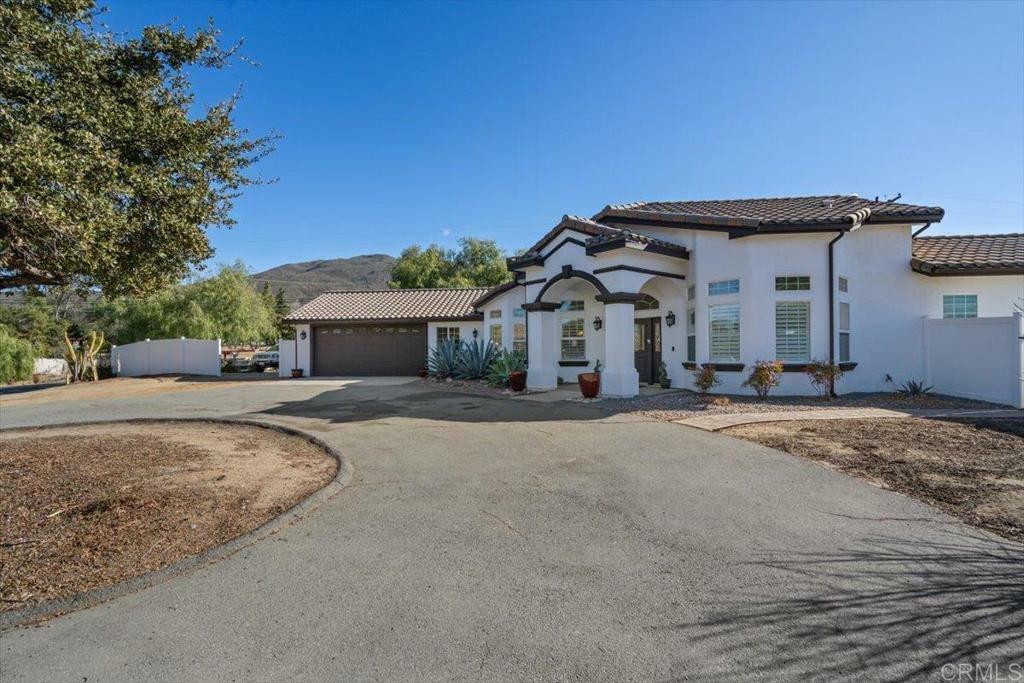 Property Photo:  3029 N Victoria Drive  CA 91901 