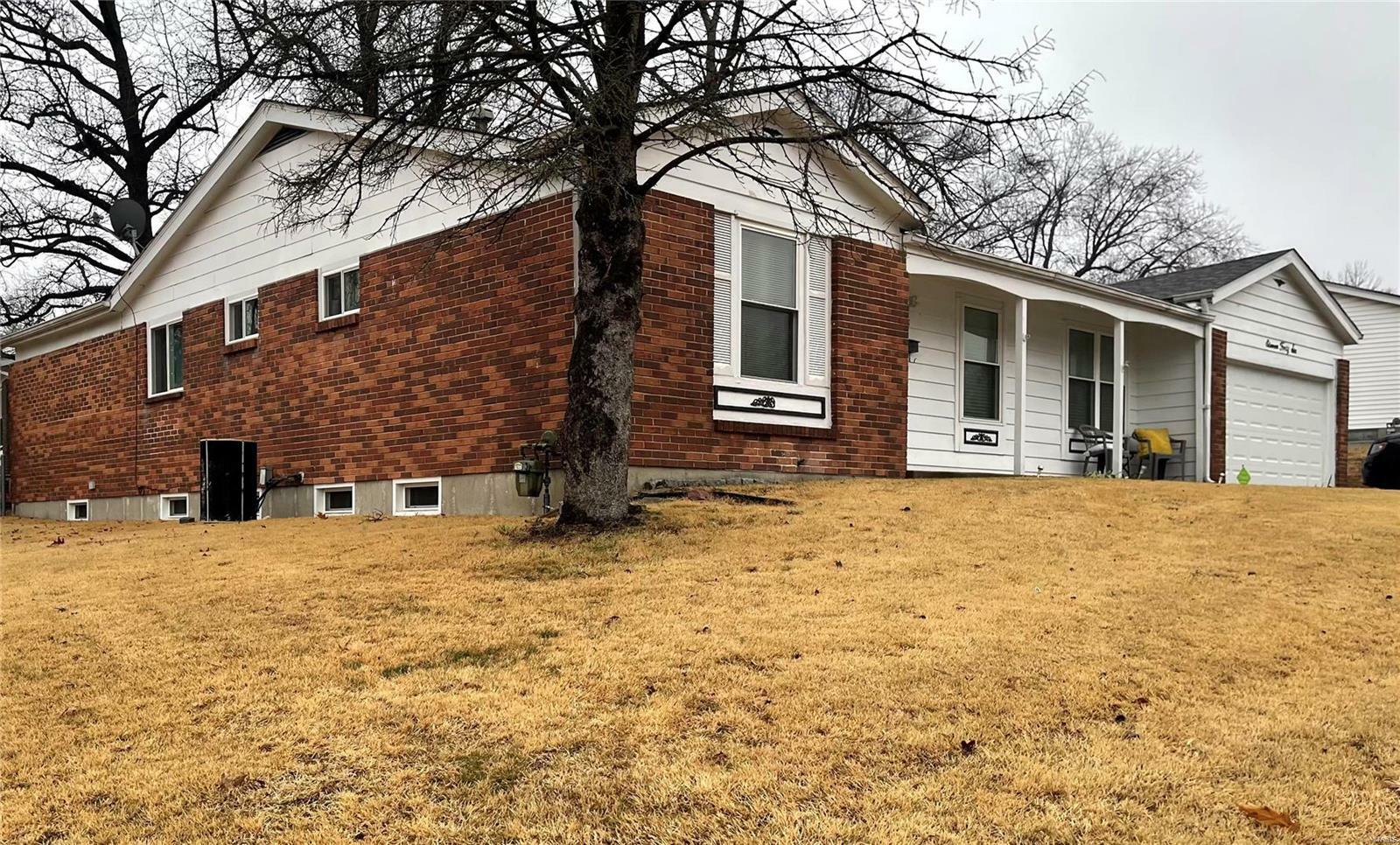 Property Photo:  1146 Foxlair Drive  MO 63137 