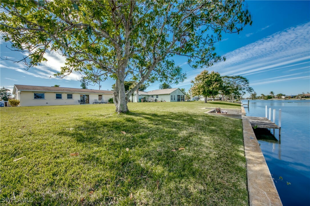 Property Photo:  605 SE 17th Street  FL 33990 