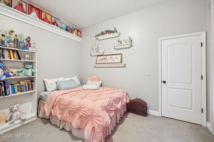 Property Photo: 1112 E Dandridge Lane FL 32259