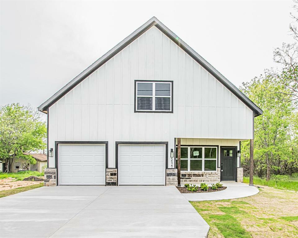 Property Photo: 5529 Mercedes Circle TX 76048