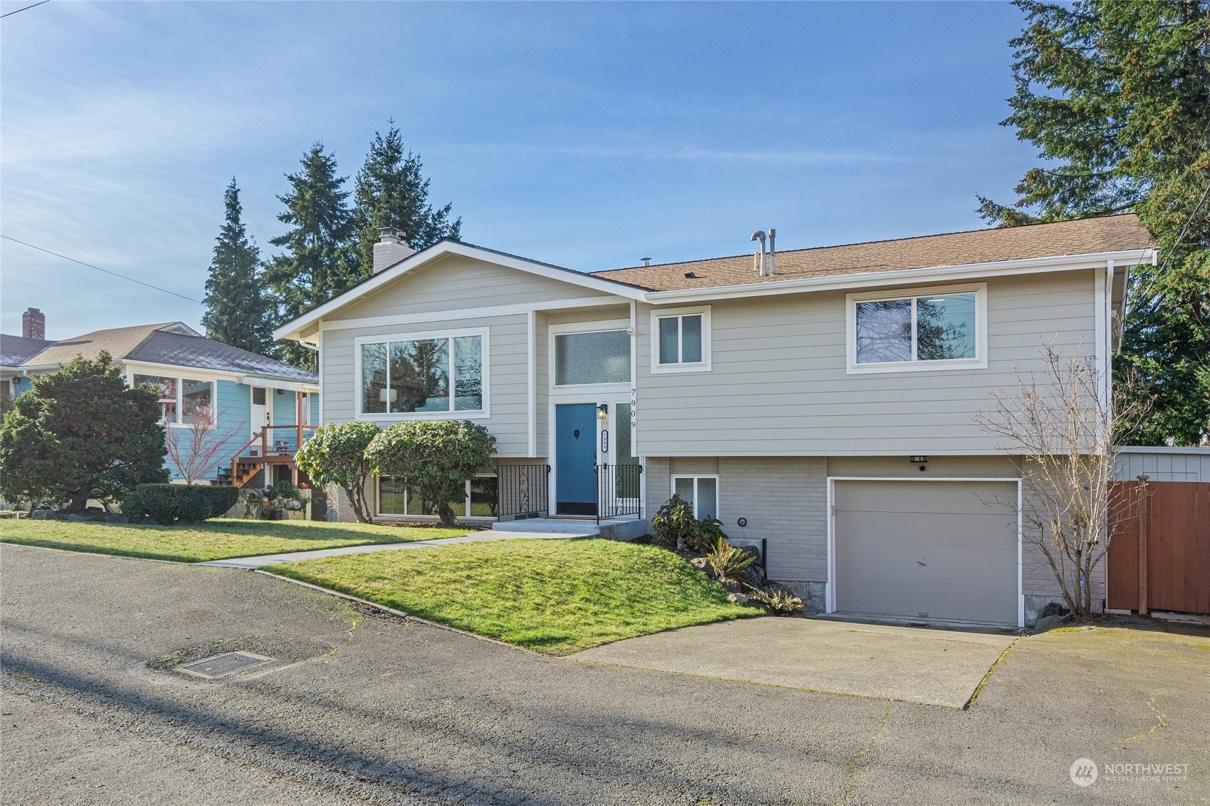 Property Photo:  7909  8th Avenue SW  WA 98106 