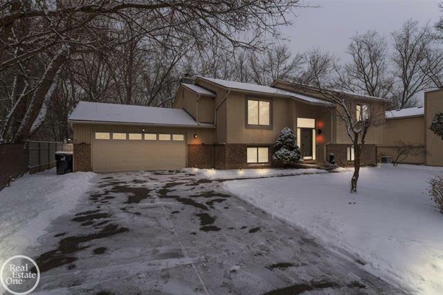 Property Photo: 30476 Salisbury Street MI 48336