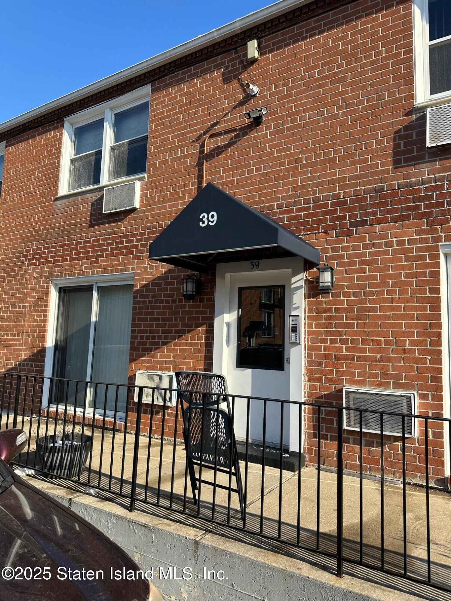 Property Photo:  39 Vera Street A  NY 10305 
