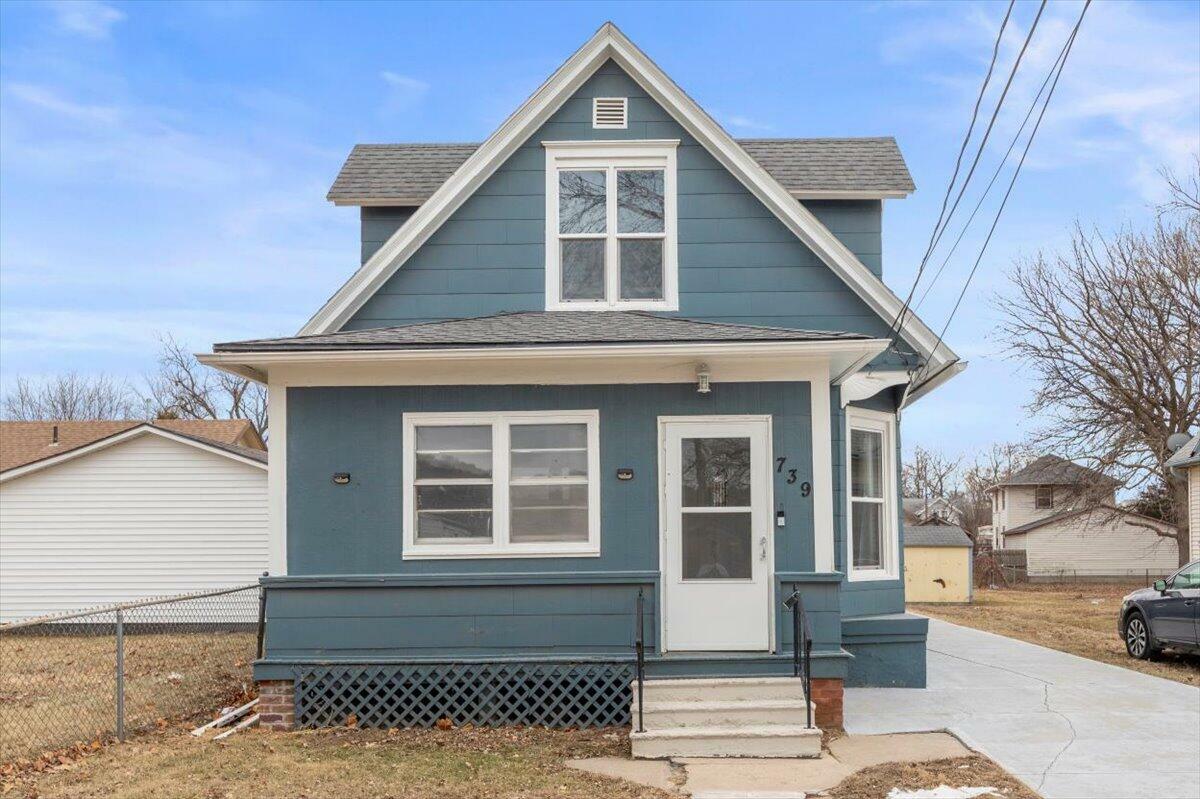 Property Photo:  739 Avenue E  IA 51503 