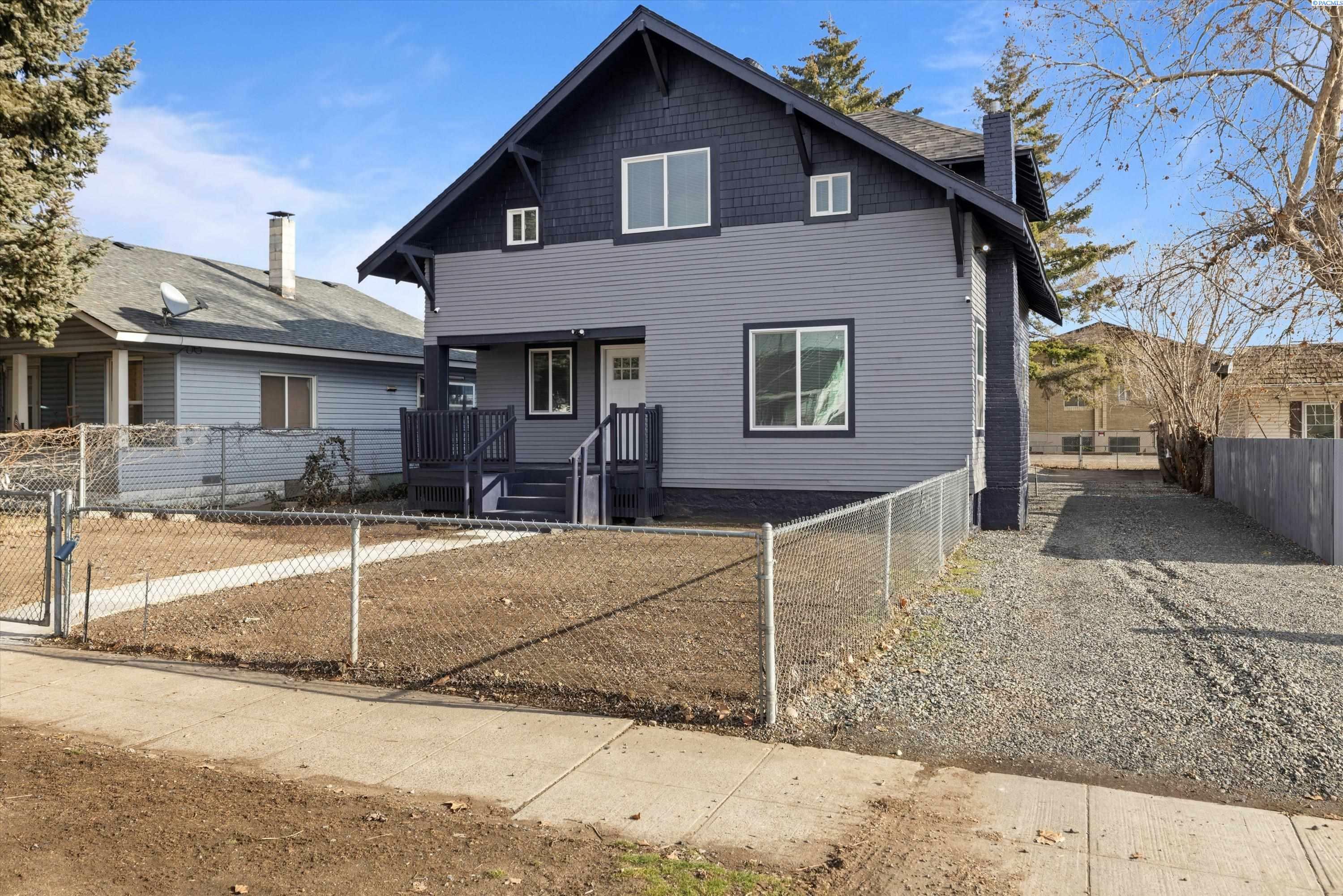 Property Photo:  813 S Naches Ave  WA 98901 