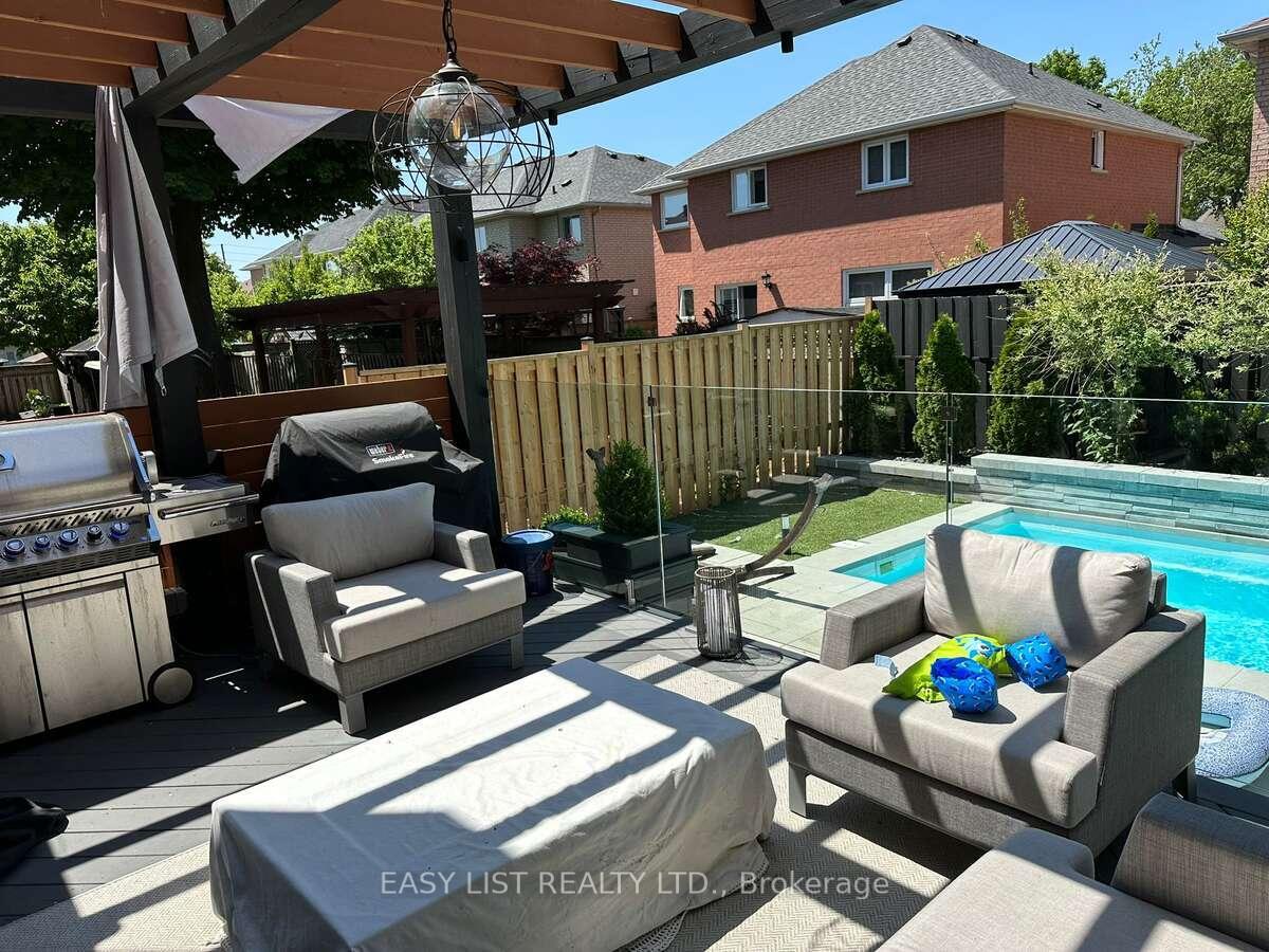 Property Photo: 6 Devonridge Crescent ON M1C 5B1