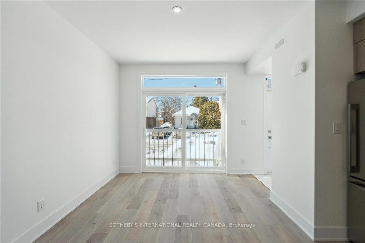 Photo de la propriété:  683 Melbourne Ave  ON K2A 1X4 