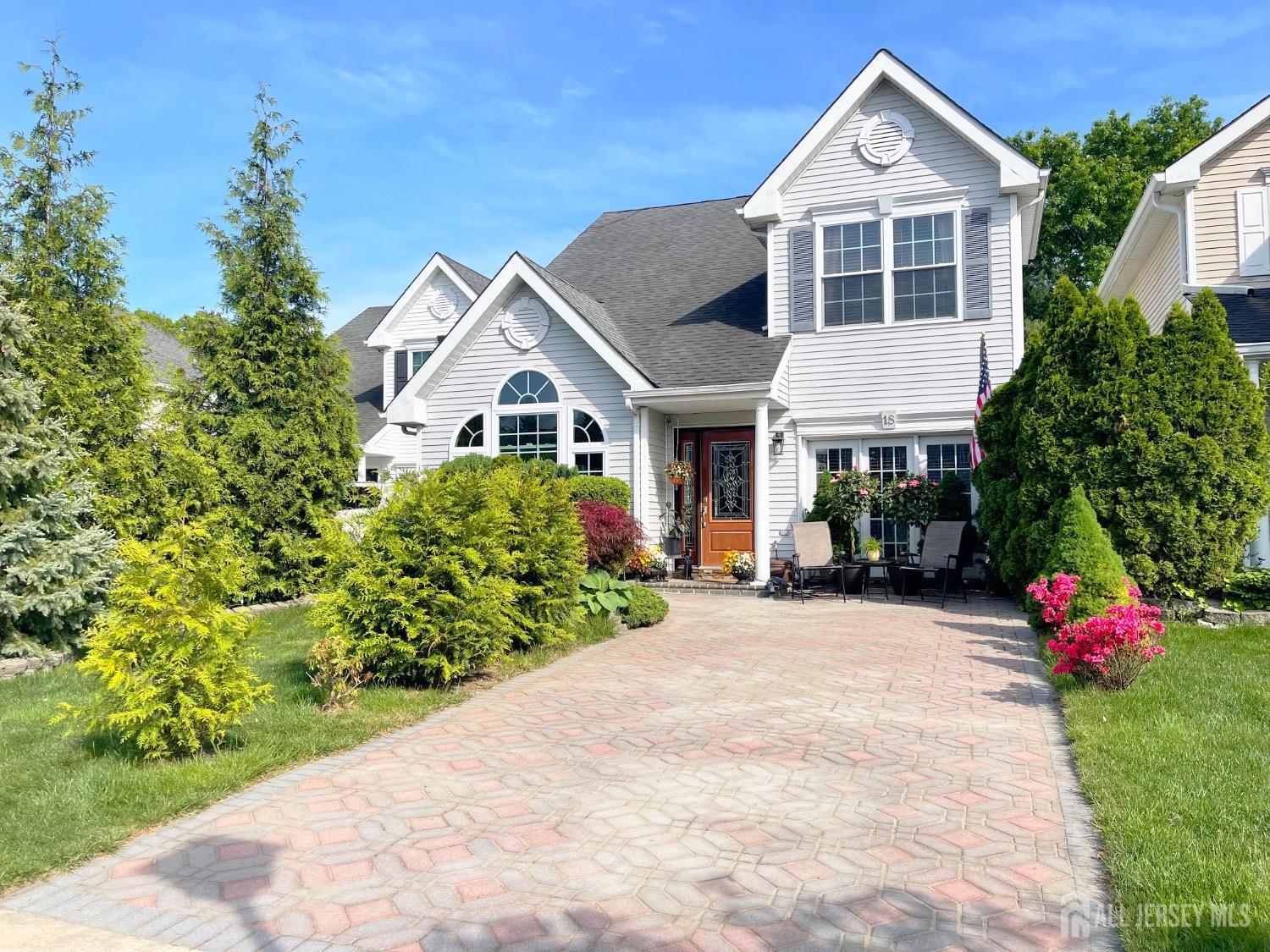 Property Photo: 18 Tall Oaks Court NJ 08857