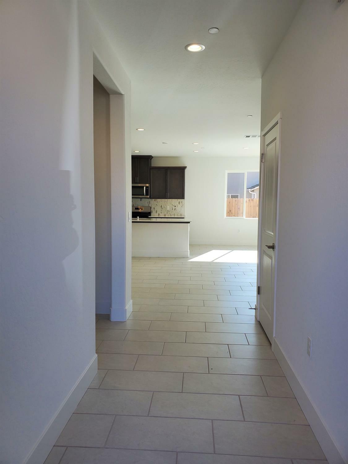 Property Photo:  661 Lucas Avenue S  CA 93636 