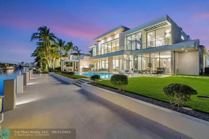 2560 Del Lago Dr  Fort Lauderdale FL 33316 photo