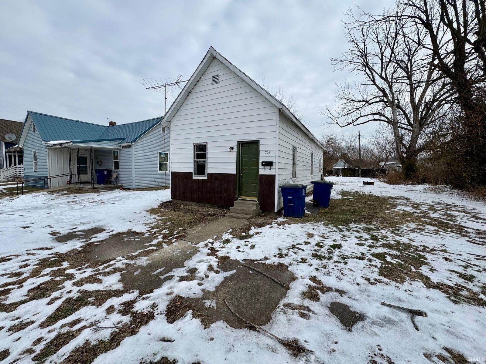 Property Photo:  722 S Race Street  IN 47670 