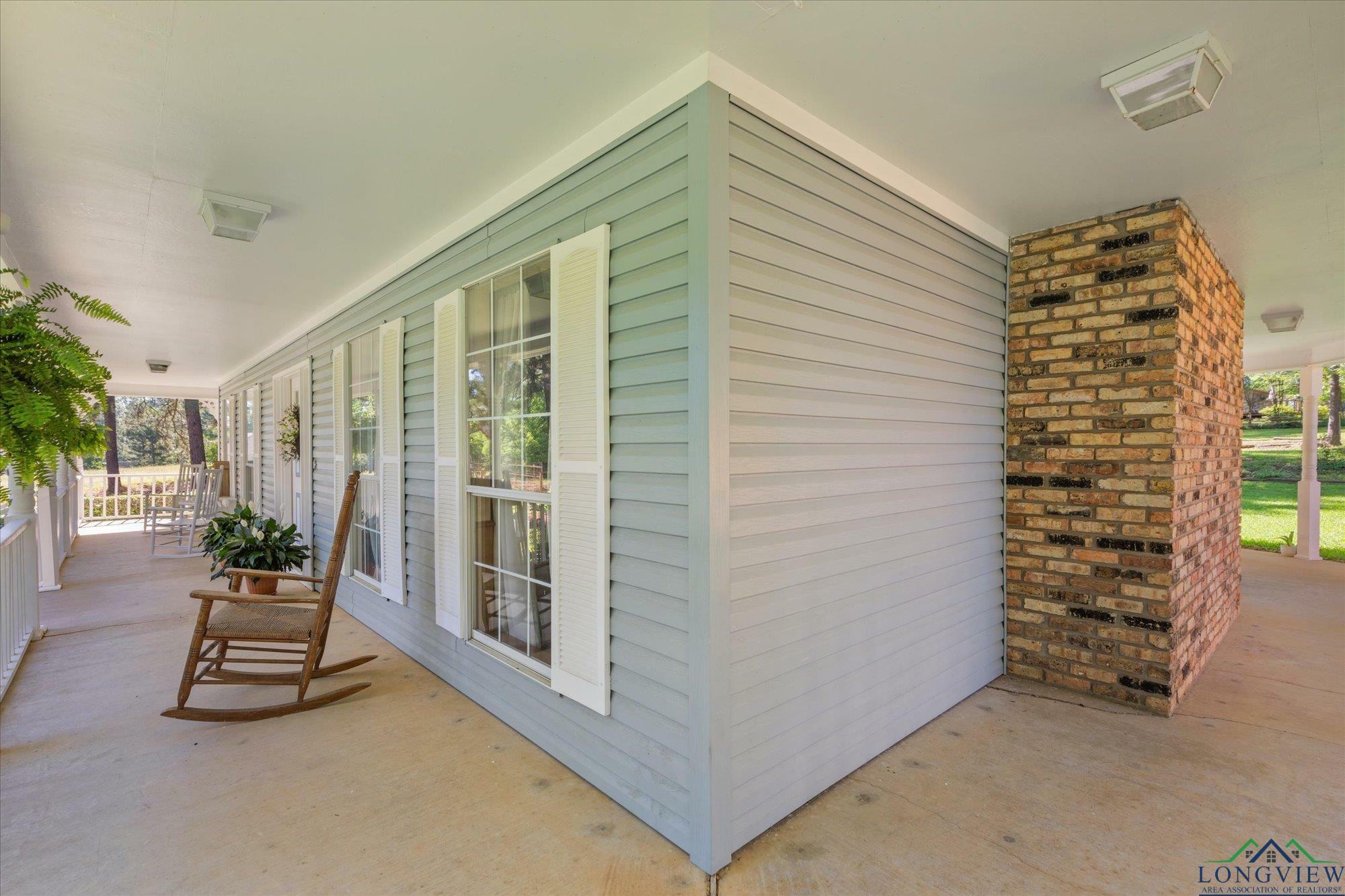 Property Photo:  408 E Forest Dr  TX 75693 