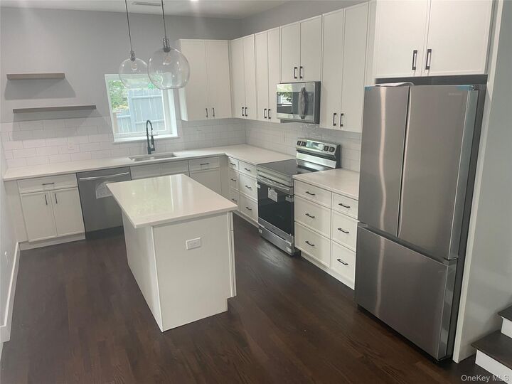Property Photo:  85 Euclid Avenue  NY 10502 