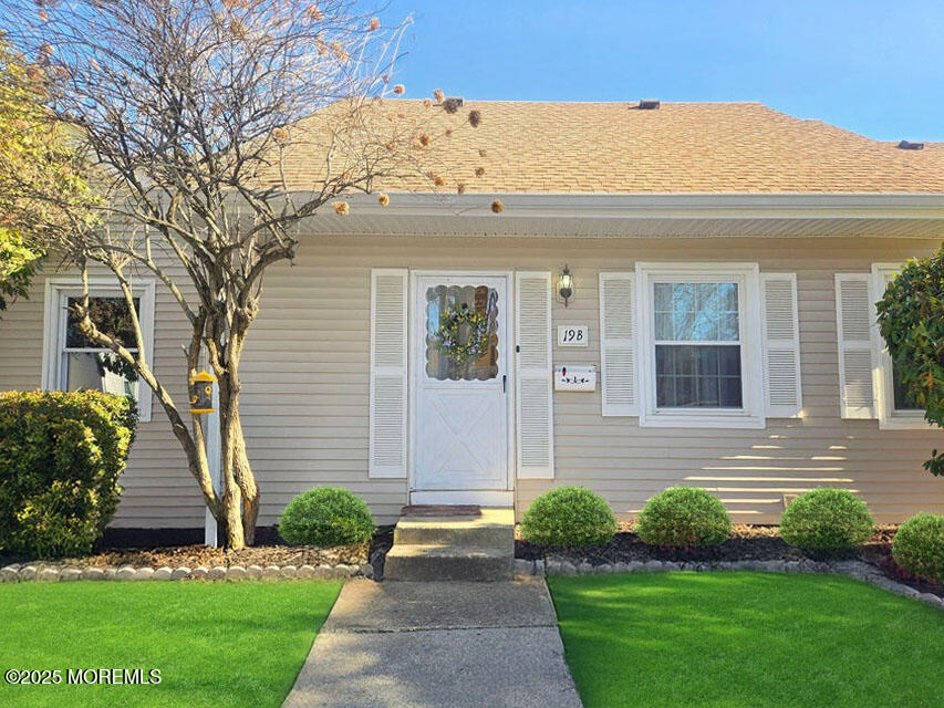 19 B Plaza Del Campillo 1000  Freehold NJ 07728 photo