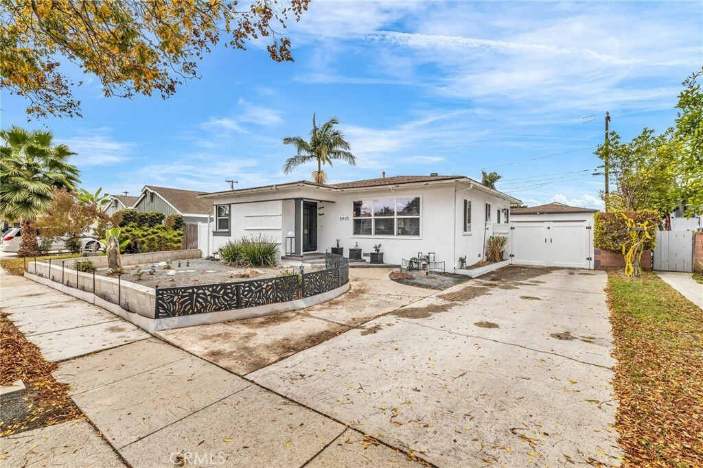 Property Photo:  5825 Fanwood Avenue  CA 90713 